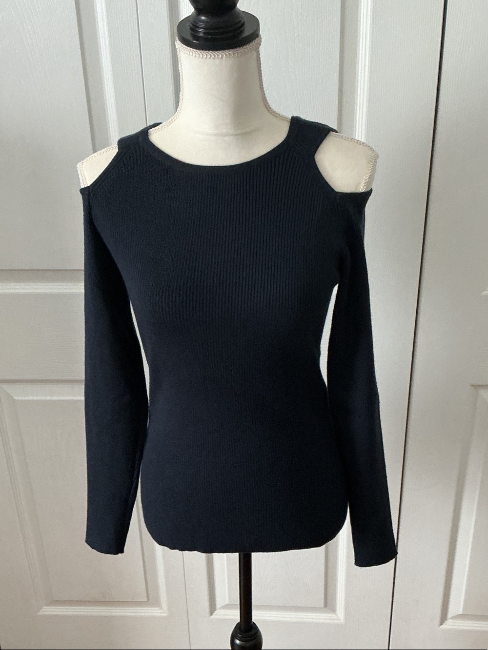 Catherine Malandrino Navy Black Cold-Shoulder Ribbed Sweater
